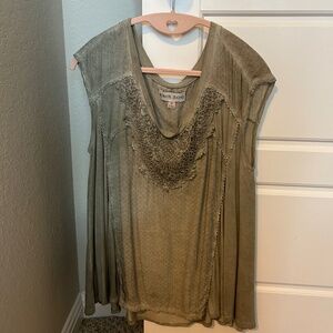 KNOX ROSE Swingy Tunic Short-Sleeve Green Top - M